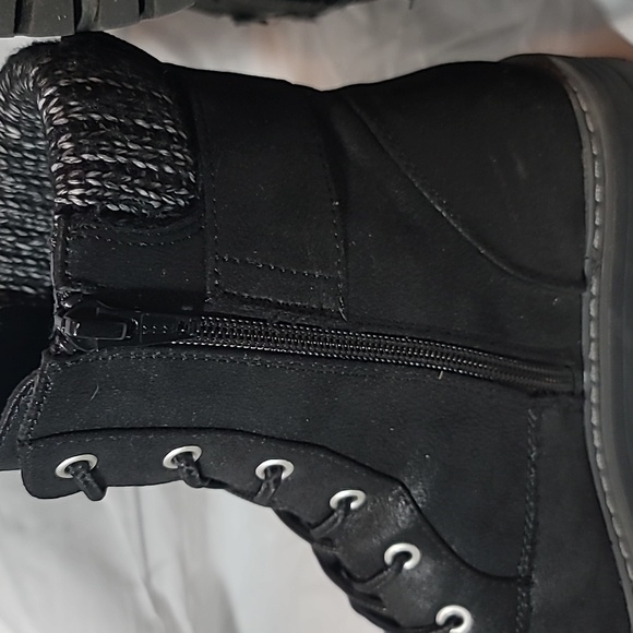 CLIFFS BY WHITE MOUNTAIN Mentor Block Heeled Lace-Up Ankle Bootie Size 7 Women's - Picture 11 of 14